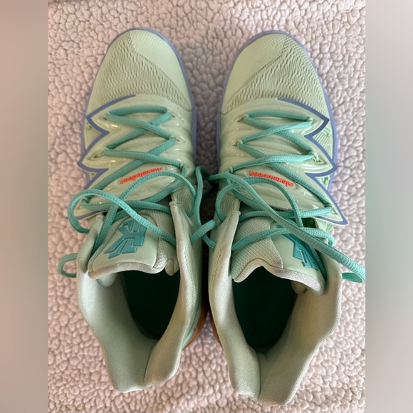 Nike Kyrie 5 Squidward Tentacles Shoes - Picture 5 of 8